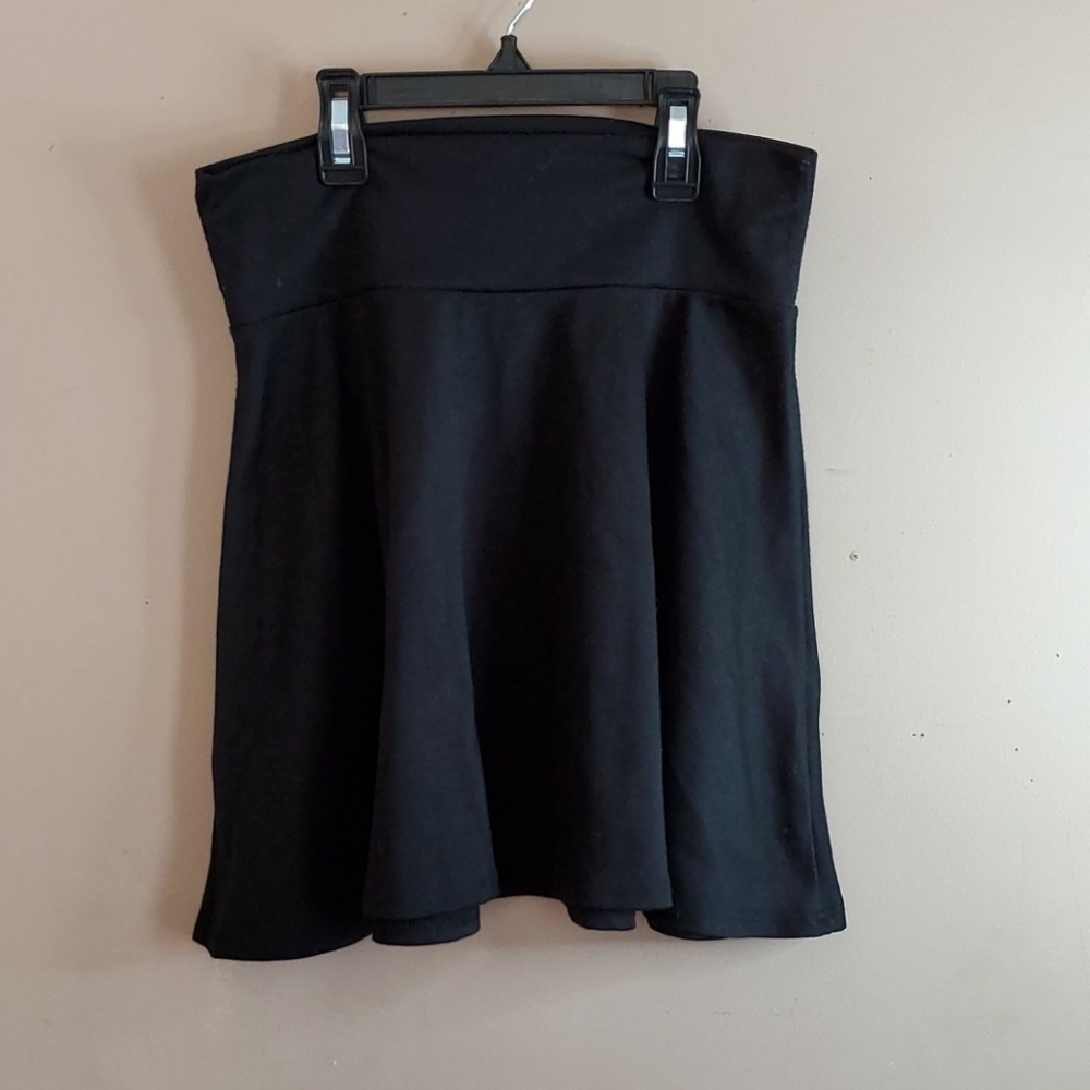 Kirra black skirt size medium